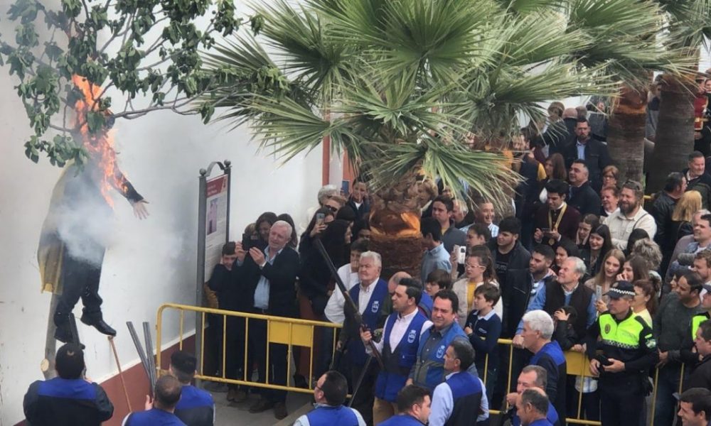 AionSur coripe-aionsur-1000x600 Carles Puigdemont, protagonista involuntario de la Quema de Judas de Coripe Coripe  destacado   