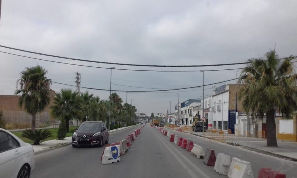 La empresa de la obra de la Carretera Villamartín dice haber encontrado "muchas dificultades" que demoran su final