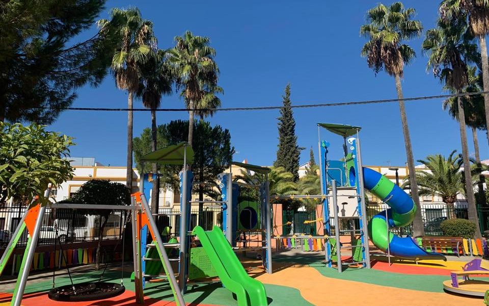 Abren los parques de Fray Luis de Bolaños y Ciudad Jardín de Marchena - AionSur