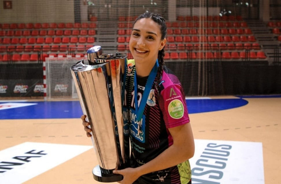 AionSur: Noticias de Sevilla, sus Comarcas y Andalucía balonmano-gerena Almudena Gutiérrez, una gerenense campeona de Europa con el Rincón Fertilidad Deportes
