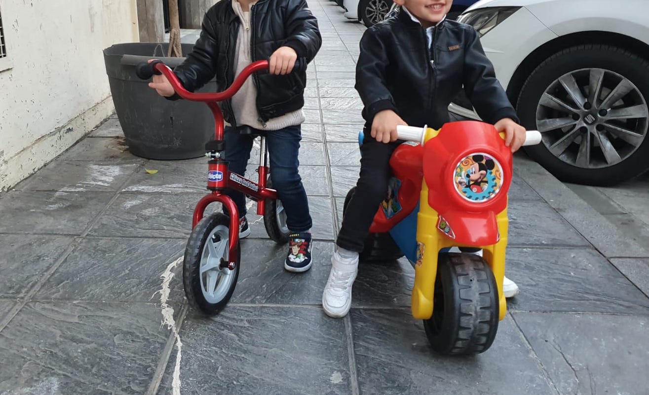 Niños de Dos Años en Moto, Como Conseguirlo, 2ª Parte. 